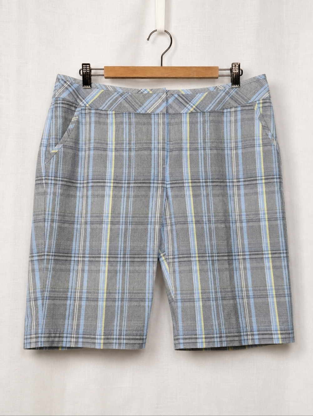 Anika Cutter & Buck Golf Shorts Women’s 12 Plaid Stretch Bermuda Golfcore Preppy